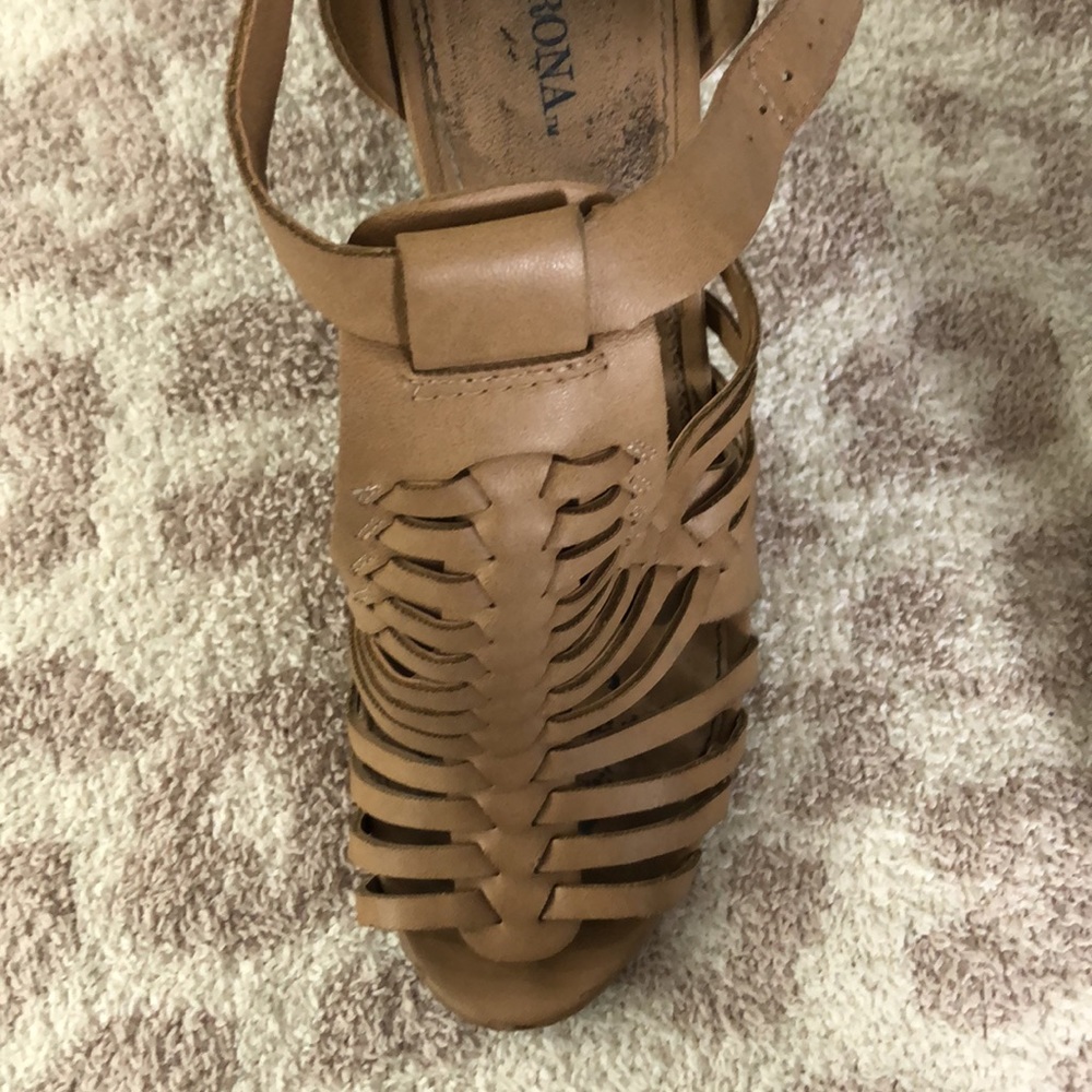 Target Heels - Picture 2 of 4